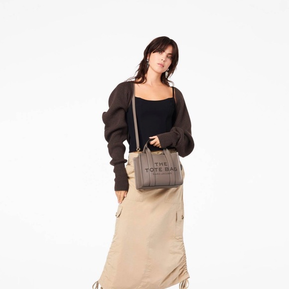 Marc Jacobs The Leather Small Tote Bag - Picture 15 of 16